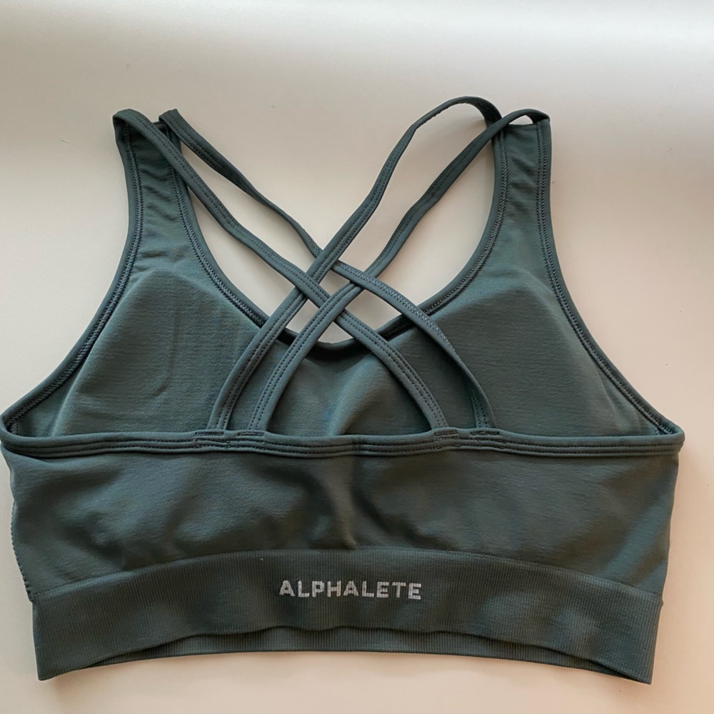 Alphalete Ozone sports bra. M. NWOT